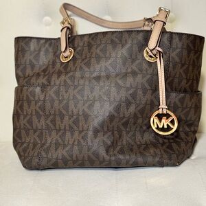 Michael Kors Jet Set Tote Bag